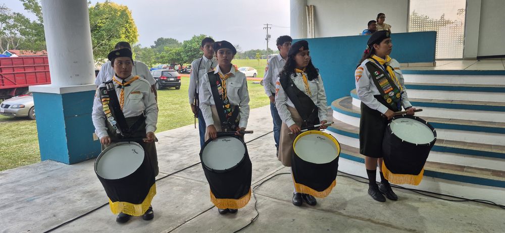 Banda de guerra del club con sus tambores